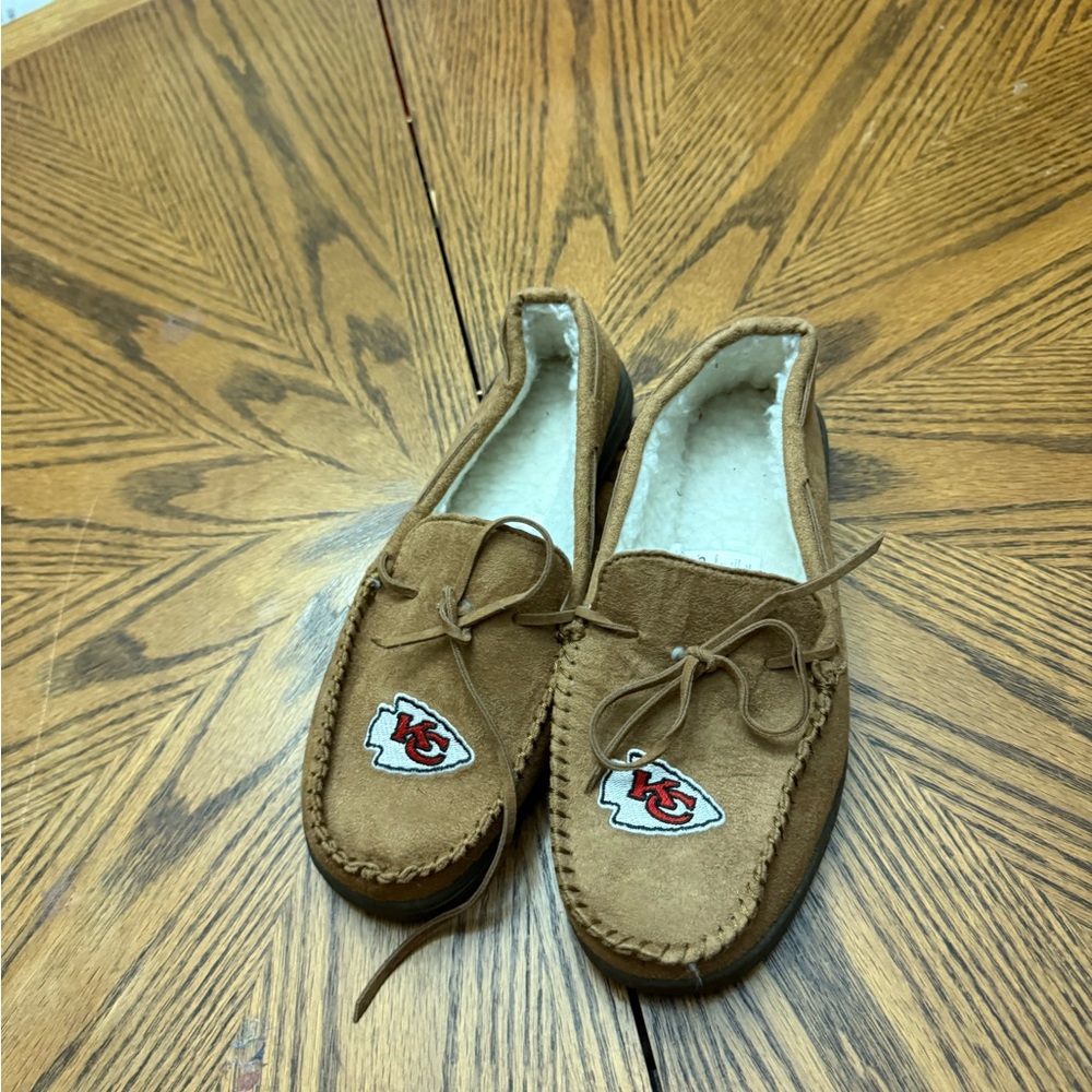 FOCO KC Chiefs Men's Brown Moccasin Loafers with Team Logo